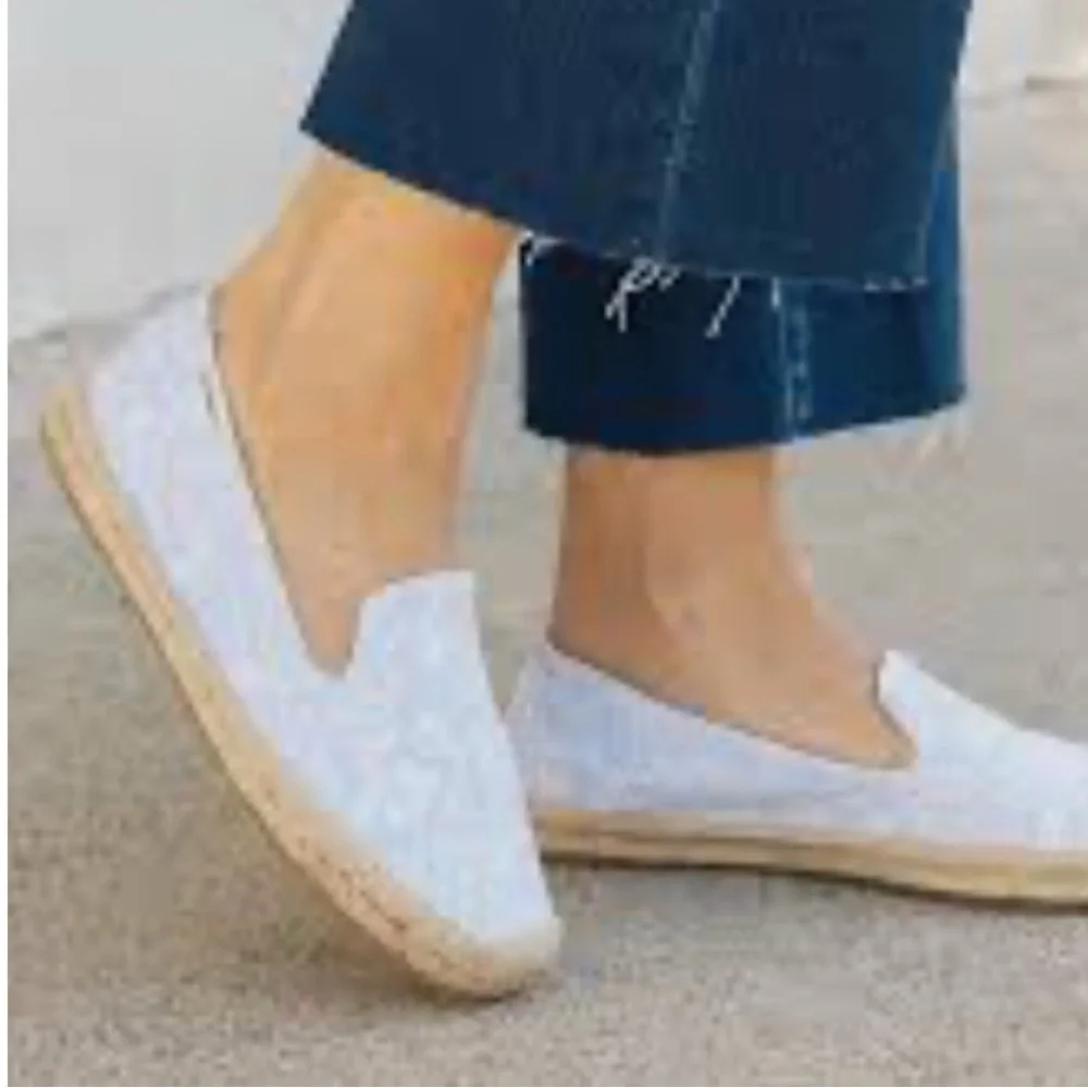 NWOB Soludos Blue Bonnet Slip On Espadrille Loafers in Blue